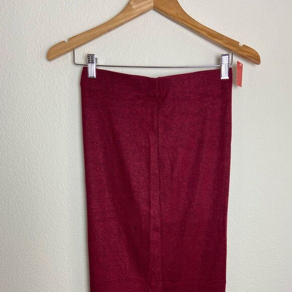 Heart & Hips Classy Wine/Black Hacci Rib Modest Medium Skirt - Picture 4 of 5